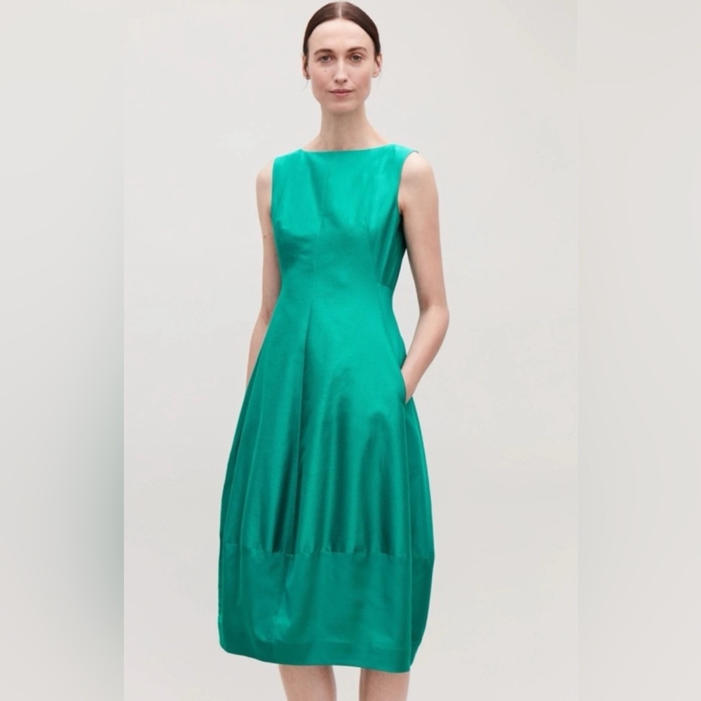 Elegant Green Sleeveless Dress